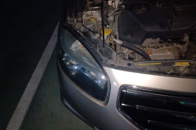 Used Renault Koleos 2014 2.5L 4x4 Comfort Edition Right Front Headlight