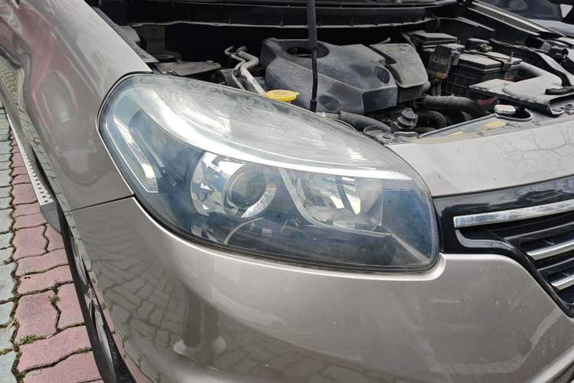 Used Renault Koleos 2014 Revised Version 2.5L Two-Wheel Drive Comfort Edition Right Front Headlight