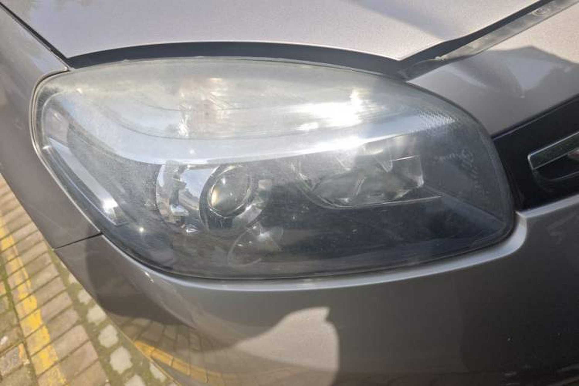 Used Renault Koleos 2014 Revised Version 2.0L Two-Wheel Drive Fashion Edition Right Front Headlight