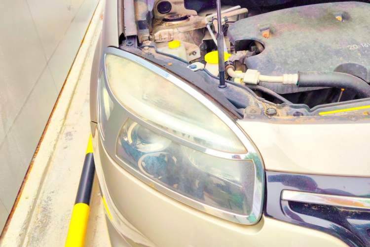 Used Renault Koleos 2014 Revised Version 2.0L Two-Wheel Drive Fashion Edition Right Front Headlight
