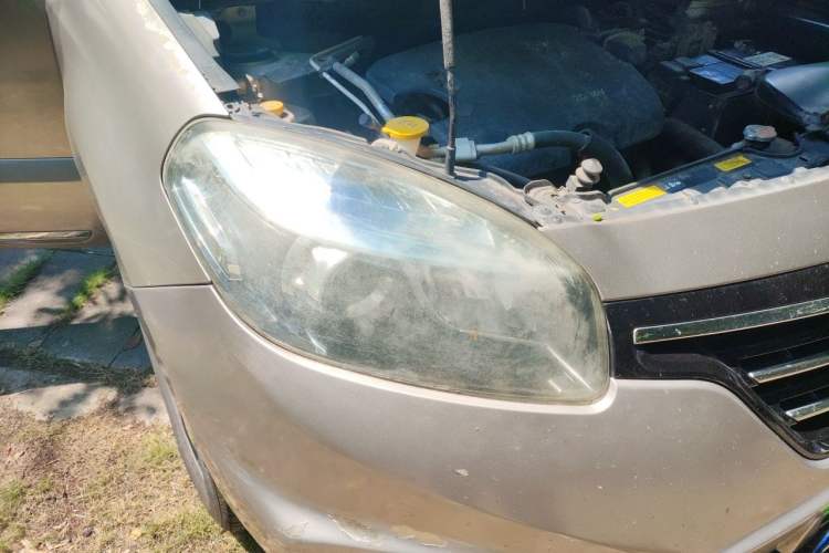 Used Renault Koleos 2014 2.0L Two-Wheel Drive Comfort Edition Right Front Headlight