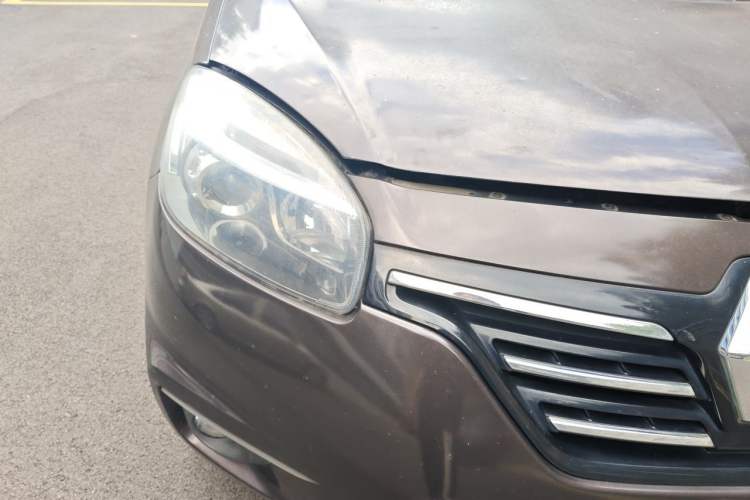 Used Renault Koleos 2014 Revised Version 2.0L Two-Wheel Drive Fashion Edition Right Front Headlight