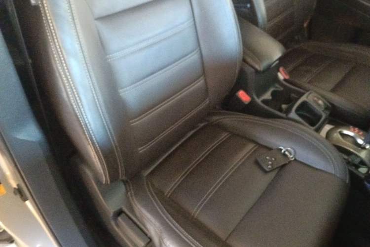 Used Renault Koleos 2014 2.0L Two-Wheel Drive Comfort Edition Right Front Seat