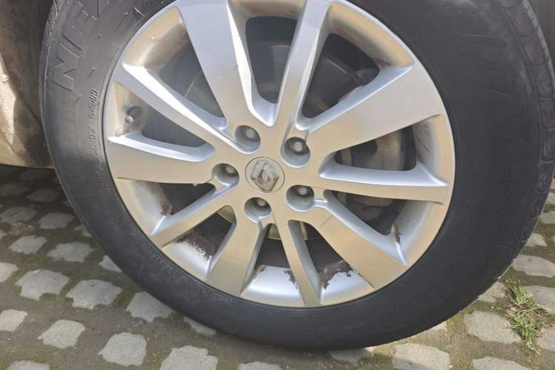 Used Renault Koleos 2014 Revised Version 2.0L Two-Wheel Drive Fashion Edition Right Front Wheel Hub