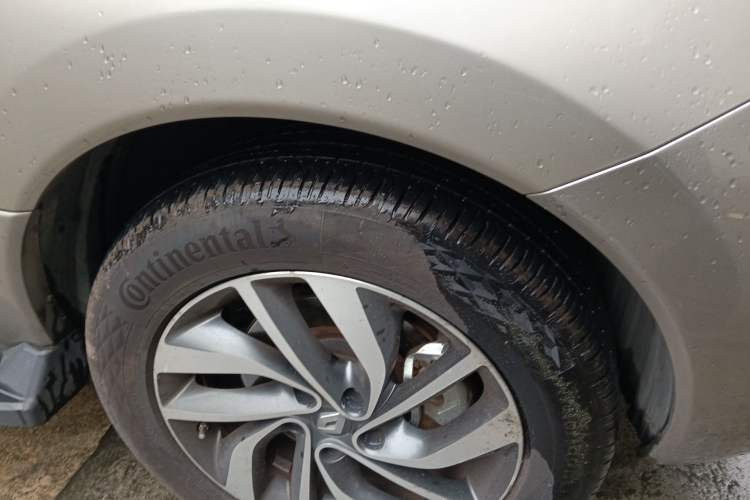 Used Renault Koleos 2014 2.5L Four-Wheel Drive Luxury Edition Right Front Wheel Hub