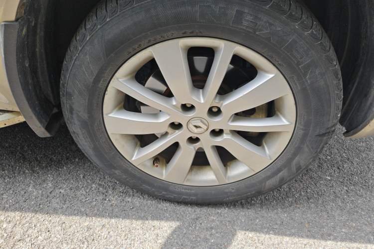 Used Renault Koleos 2014 Revised Version 2.0L Two-Wheel Drive Fashion Edition Right Front Wheel Hub