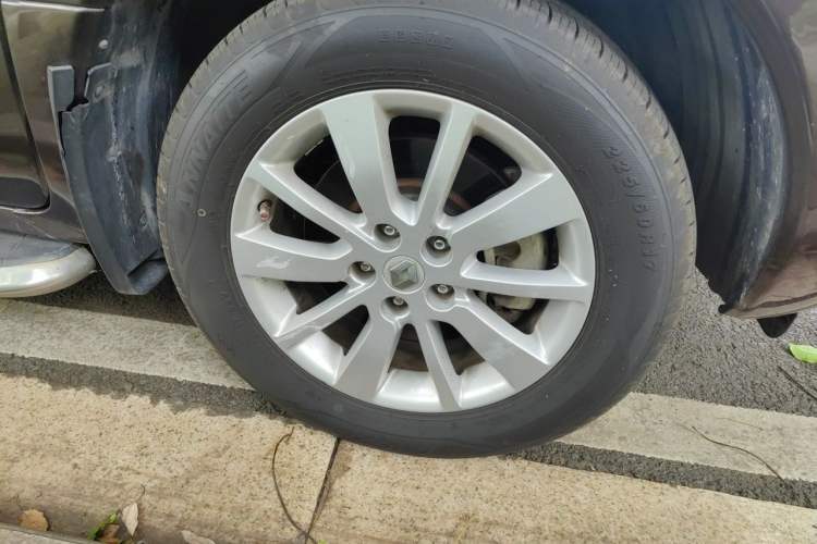 Used Renault Koleos 2014 Revised Version 2.0L Two-Wheel Drive Fashion Edition Right Front Wheel Hub