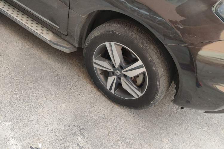 Used Renault Koleos 2014 2.0L Two-Wheel Drive Comfort Edition Right Front Wheel Hub
