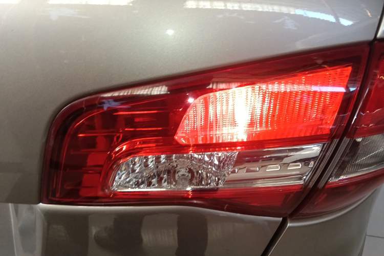 Used Renault Koleos 2014 2.0L Two-Wheel Drive Comfort Edition Right Rear Taillight