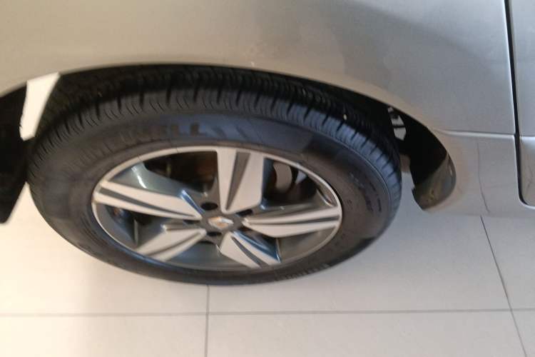 Used Renault Koleos 2014 2.0L Two-Wheel Drive Comfort Edition Right Rear Wheel Hub
