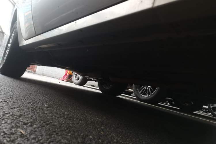 Used Renault Koleos 2014 Revised Version 2.0L Two-Wheel Drive Fashion Edition Right Side Sill