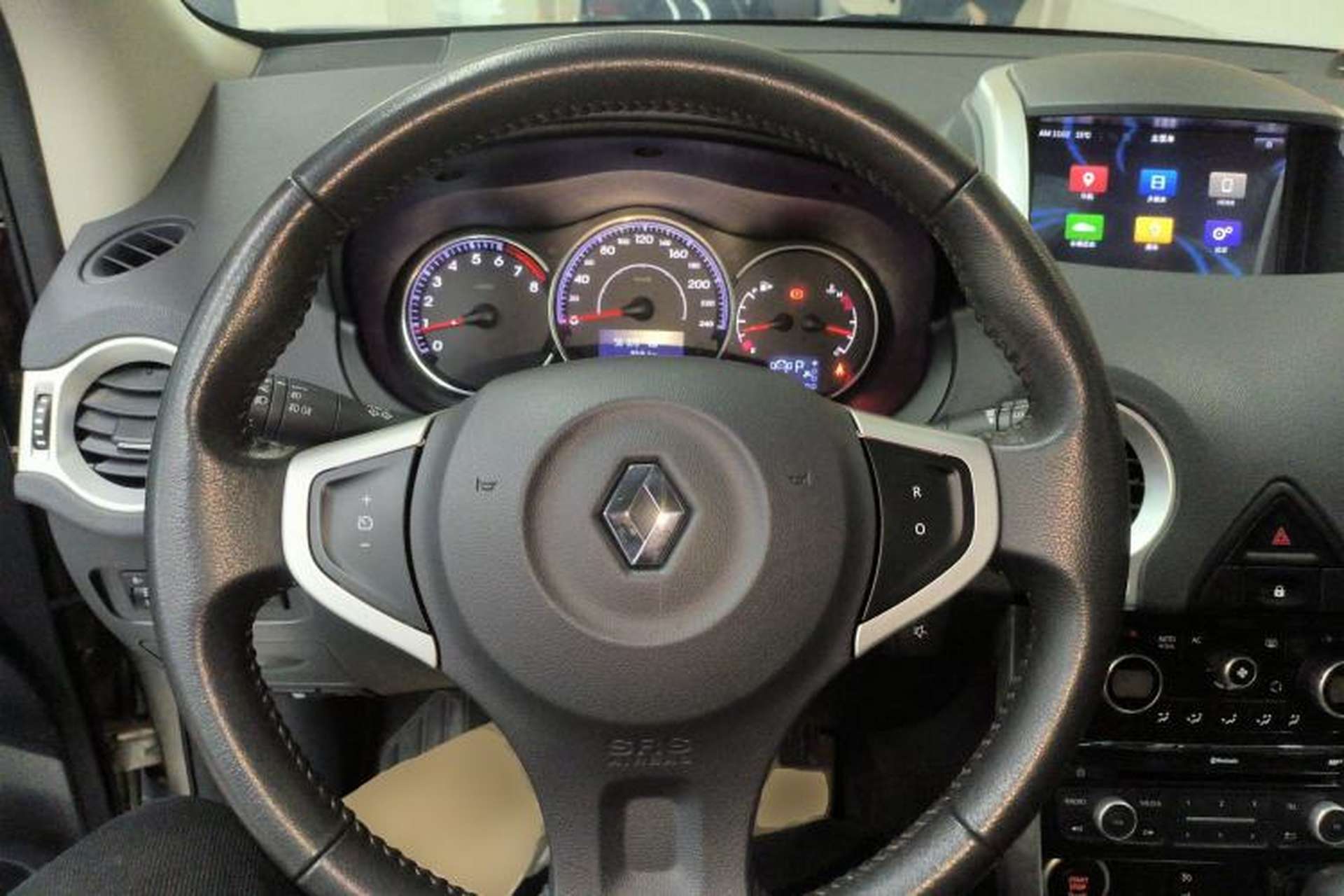 Used Renault Koleos 2014 Revised Version 2.0L Two-Wheel Drive Fashion Edition Steering Wheel