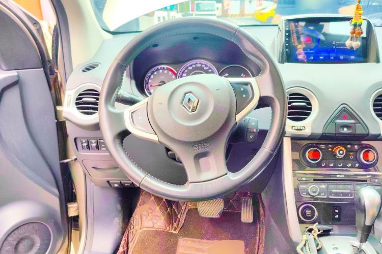 Used Renault Koleos 2014 Revised Version 2.0L Two-Wheel Drive Fashion Edition Steering Wheel