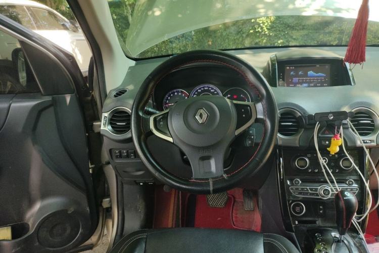 Used Renault Koleos 2014 2.0L Two-Wheel Drive Comfort Edition Steering Wheel