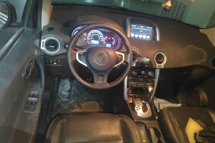 Used Renault Koleos 2014 Revised Version 2.0L Two-Wheel Drive Fashion Edition Steering Wheel