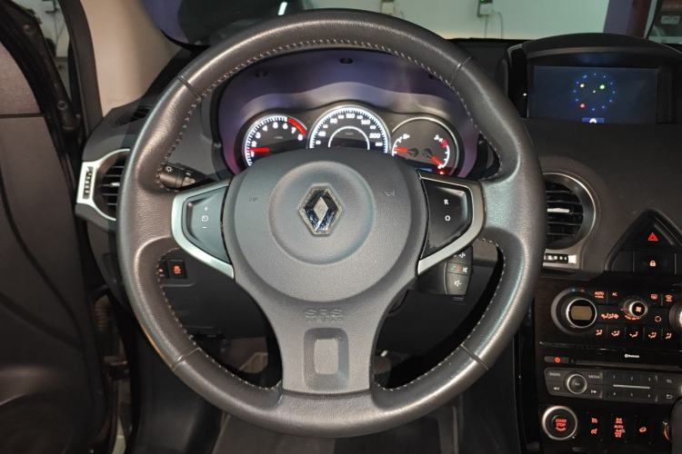 Used Renault Koleos 2014 2.5L 4x4 Comfort Edition Steering Wheel