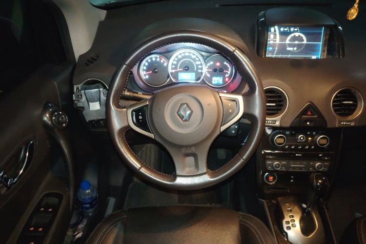 Used Renault Koleos 2014 Revised Version 2.0L Two-Wheel Drive Fashion Edition Steering Wheel