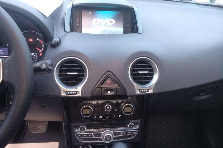 Used Renault Koleos 2014 2.5L Two-Wheel Drive Comfort Edition Audio And AC Panel