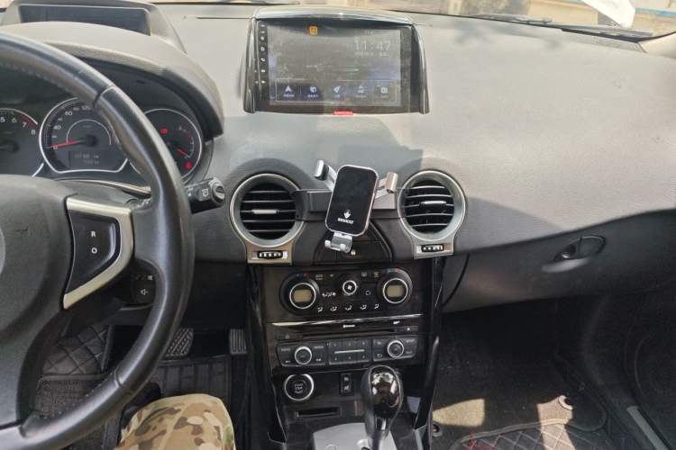 Used Renault Koleos 2014 2.5L Two-Wheel Drive Comfort Edition Audio And AC Panel