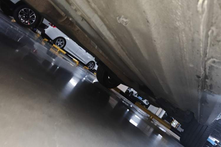 Used Renault Koleos 2014 2.5L 4x4 Comfort Edition Chassis Front Left