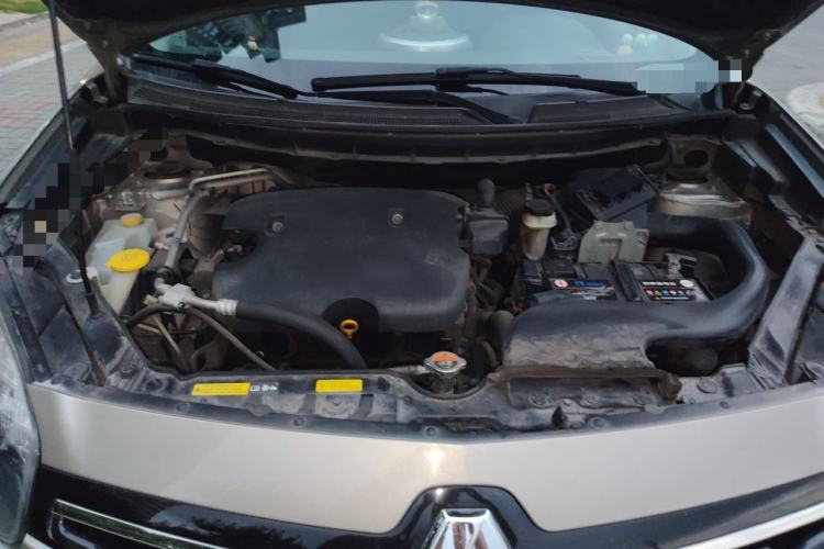 Used Renault Koleos 2014 Revised Version 2.0L Two-Wheel Drive Fashion Edition Engine Bay