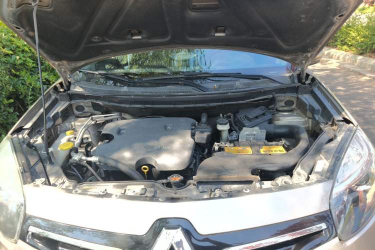 Used Renault Koleos 2014 2.0L Two-Wheel Drive Fashion Edition Engine Bay