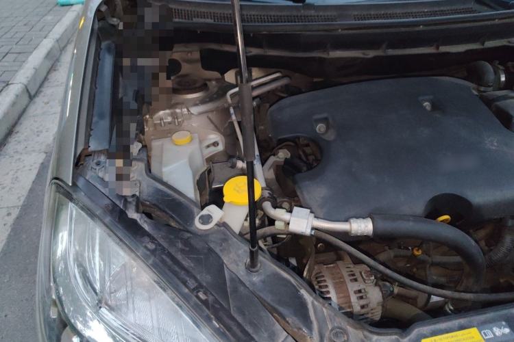 Used Renault Koleos 2014 Revised Version 2.0L Two-Wheel Drive Fashion Edition Engine Bay Right