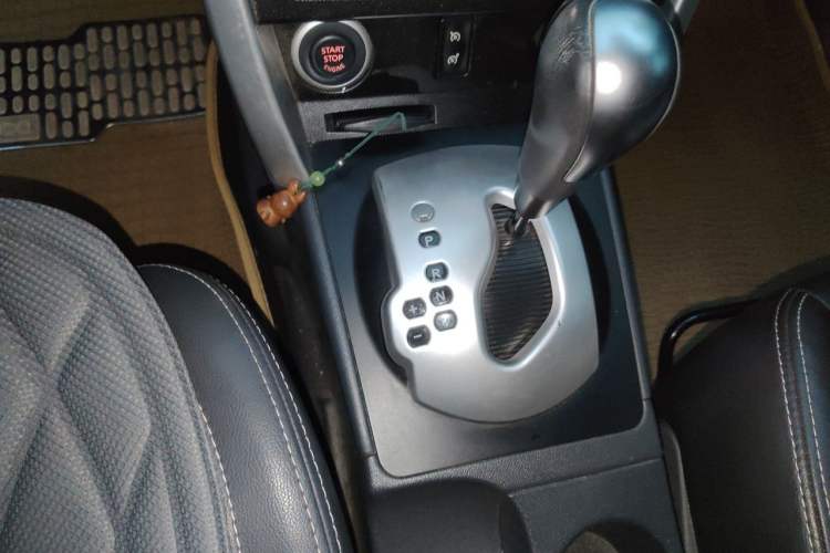 Used Renault Koleos 2014 Revised Version 2.0L Two-Wheel Drive Fashion Edition Gear Lever