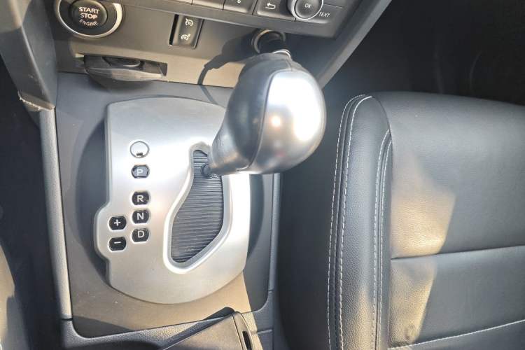 Used Renault Koleos 2014 Revised Version 2.0L Two-Wheel Drive Standard Edition Gear Lever