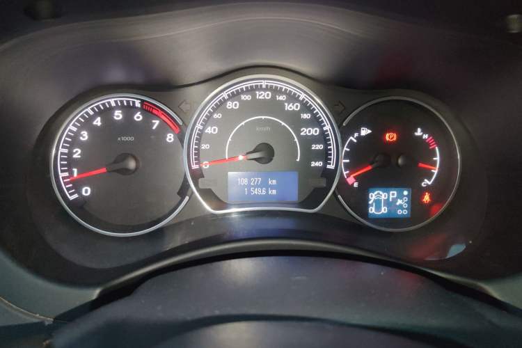 Used Renault Koleos 2014 Revised Version 2.0L Two-Wheel Drive Fashion Edition Instrument Cluster