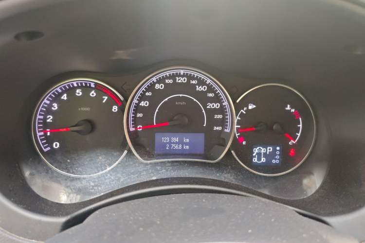 Used Renault Koleos 2014 Revised Version 2.5L Two-Wheel Drive Comfort Edition Instrument Cluster