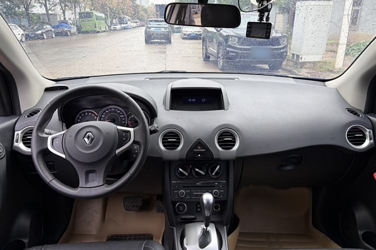 Used Renault Koleos 2014 Revised Version 2.0L Two-Wheel Drive Standard Edition Interior 1