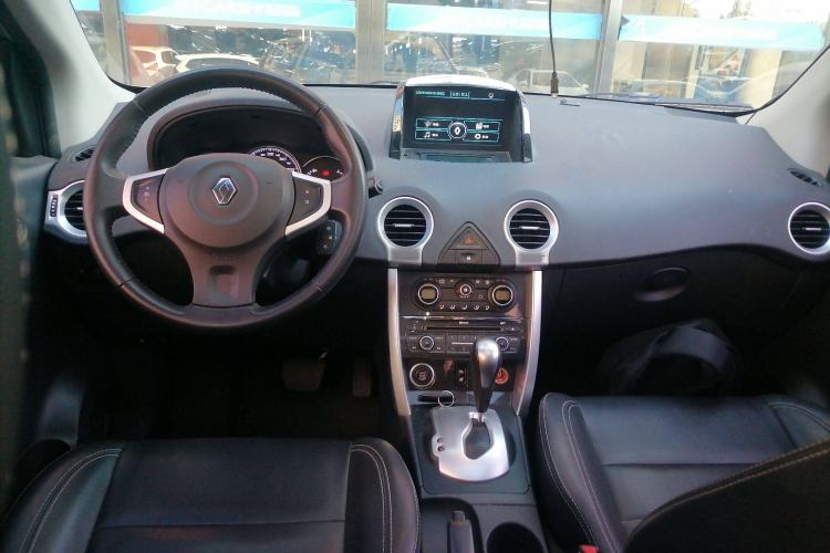 Used Renault Koleos 2014 Revised Version 2.0L Two-Wheel Drive Fashion Edition Interior 2