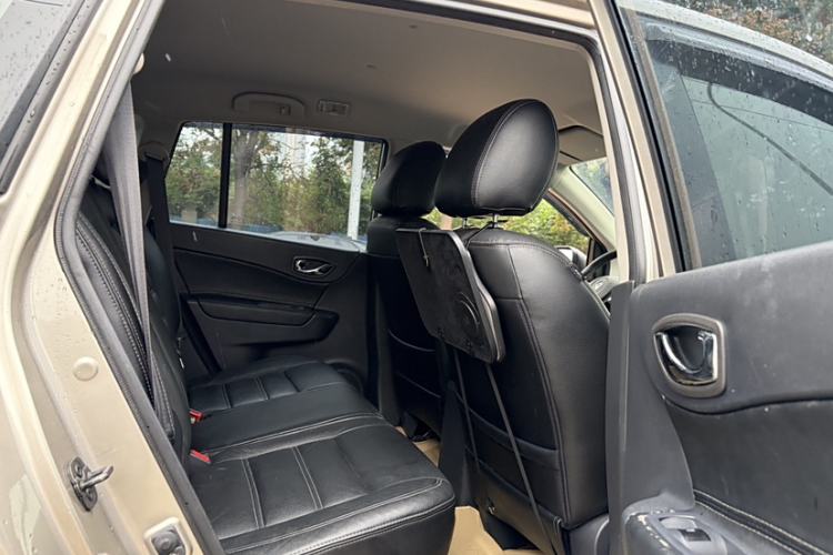 Used Renault Koleos 2014 Revised Version 2.0L Two-Wheel Drive Standard Edition Interior 2