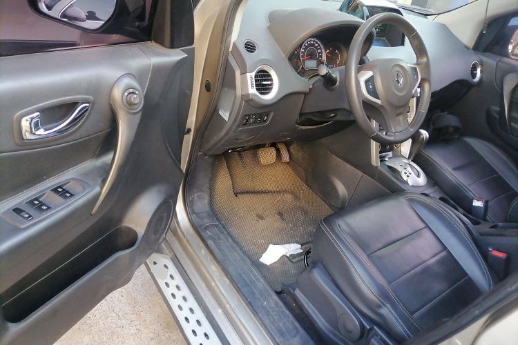 Used Renault Koleos 2014 Revised Version 2.0L Two-Wheel Drive Fashion Edition Interior 3