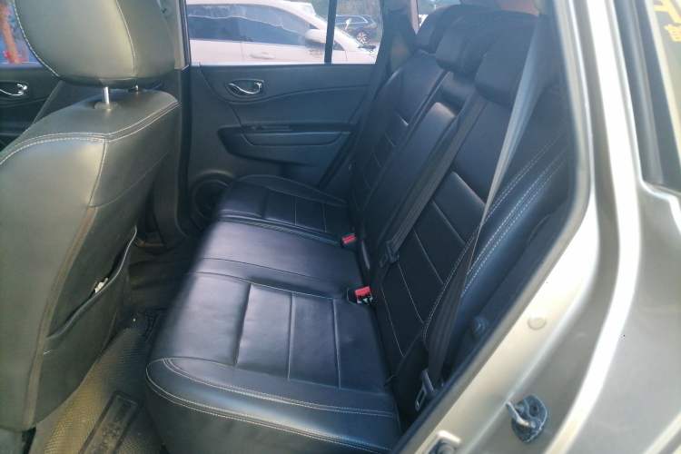 Used Renault Koleos 2014 Revised Version 2.0L Two-Wheel Drive Fashion Edition Interior 4