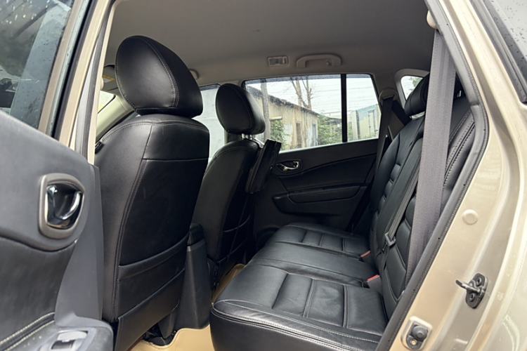 Used Renault Koleos 2014 Revised Version 2.0L Two-Wheel Drive Standard Edition Interior 6