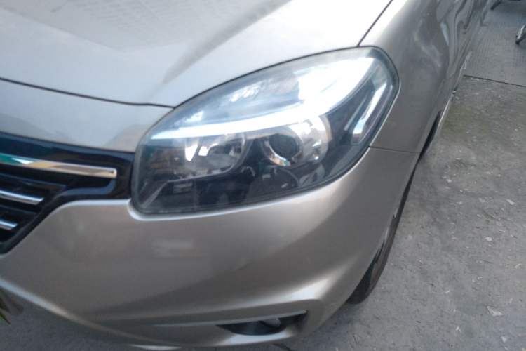 Used Renault Koleos 2014 2.5L Two-Wheel Drive Comfort Edition Left Front Headlight