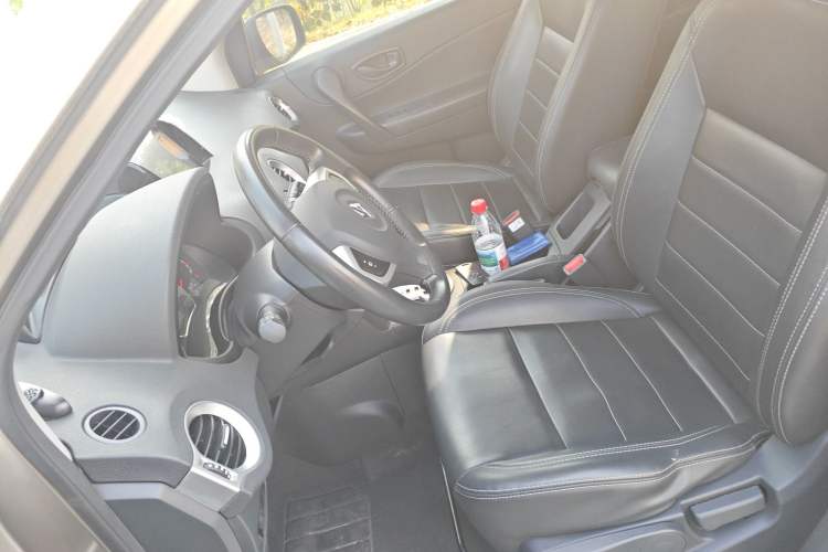 Used Renault Koleos 2014 Revised Version 2.0L Two-Wheel Drive Standard Edition Left Front Seat