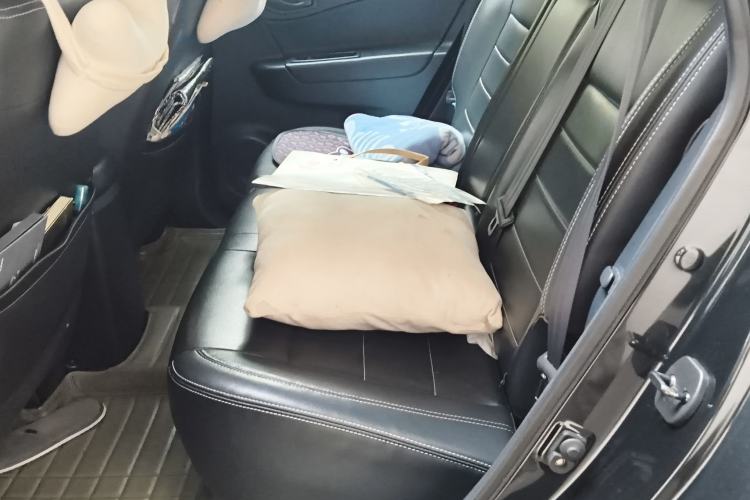 Used Renault Koleos 2014 Revised Version 2.0L Two-Wheel Drive Standard Edition Left Rear Seat