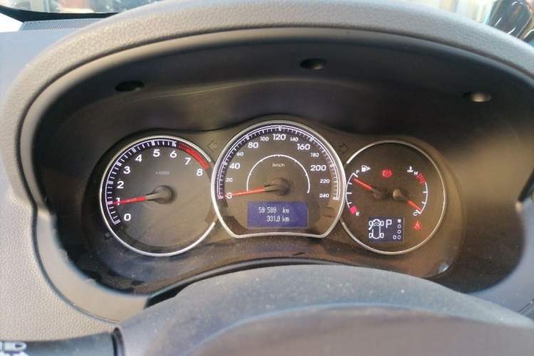 Used Renault Koleos 2014 Revised Version 2.0L Two-Wheel Drive Fashion Edition Odometer Close Up