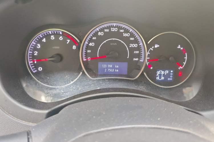 Used Renault Koleos 2014 Revised Version 2.5L Two-Wheel Drive Comfort Edition Odometer Close Up
