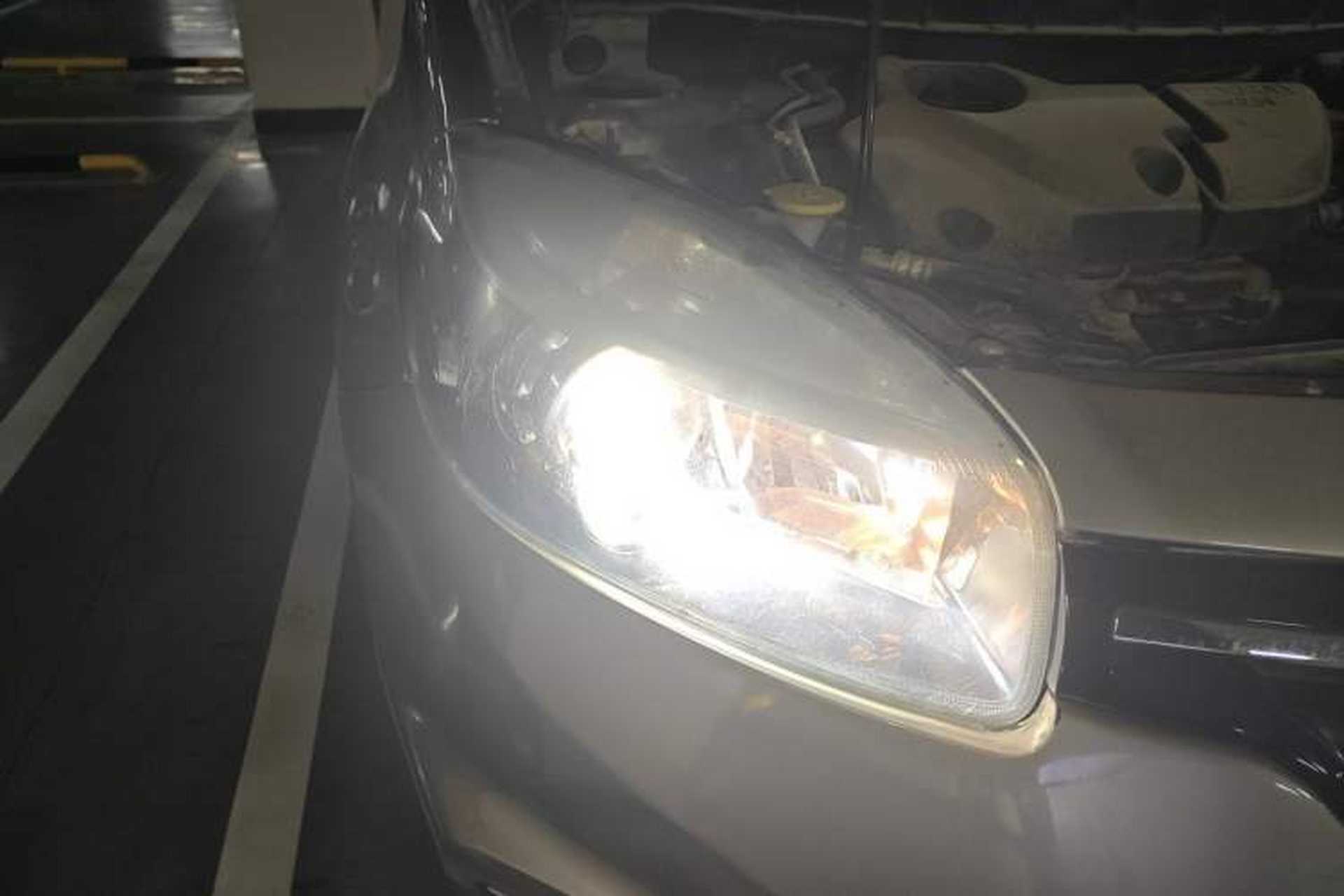 Used Renault Koleos 2014 2.5L 4x4 Comfort Edition Right Front Headlight