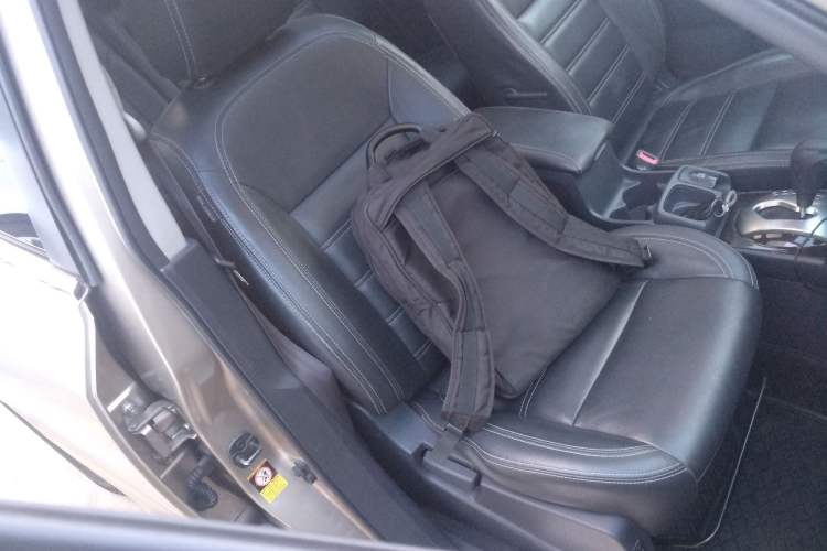 Used Renault Koleos 2014 2.5L Two-Wheel Drive Comfort Edition Right Front Seat