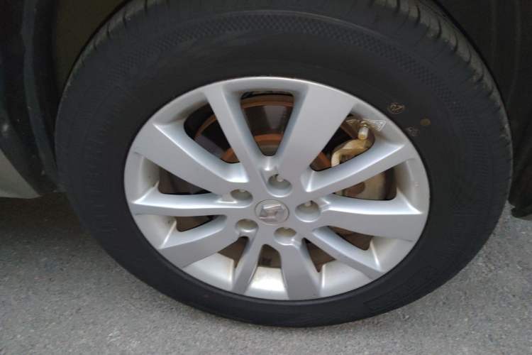 Used Renault Koleos 2014 Revised Version 2.0L Two-Wheel Drive Fashion Edition Right Front Wheel Hub