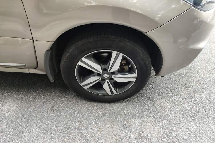 Used Renault Koleos 2014 2.5L Two-Wheel Drive Comfort Edition Right Front Wheel Hub