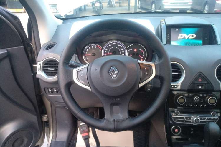 Used Renault Koleos 2014 2.5L Two-Wheel Drive Comfort Edition Steering Wheel