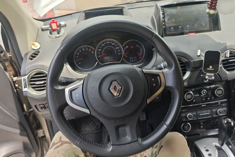 Used Renault Koleos 2014 2.5L Two-Wheel Drive Comfort Edition Steering Wheel