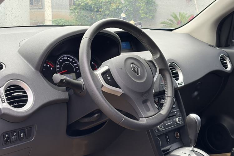 Used Renault Koleos 2014 Revised Version 2.0L Two-Wheel Drive Standard Edition Steering Wheel