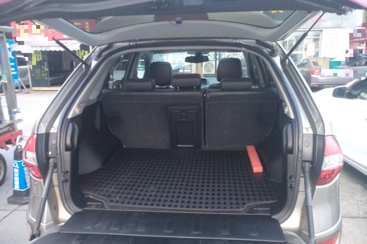 Used Renault Koleos 2014 2.5L Two-Wheel Drive Comfort Edition Trunk